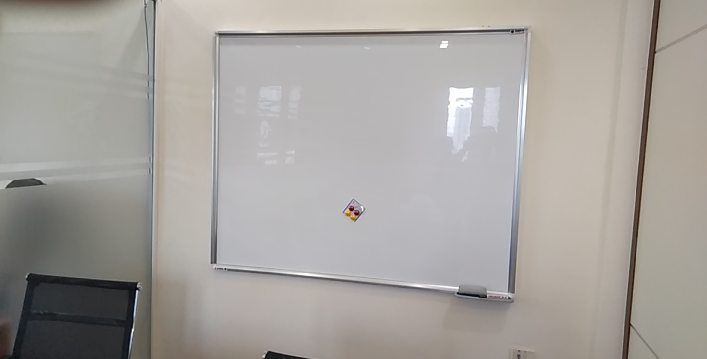 Bảng Từ Trắng Treo Tường Ceramic